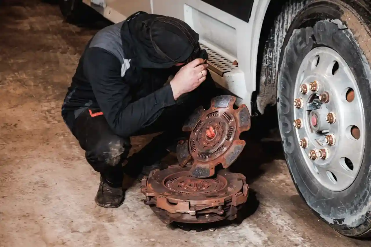 How To Identify And Repair Common Clutch Issues In HeavyDuty Trucks